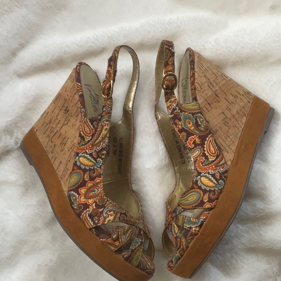 Very Volatile wedge 8 NWOT - Picture 1 of 6